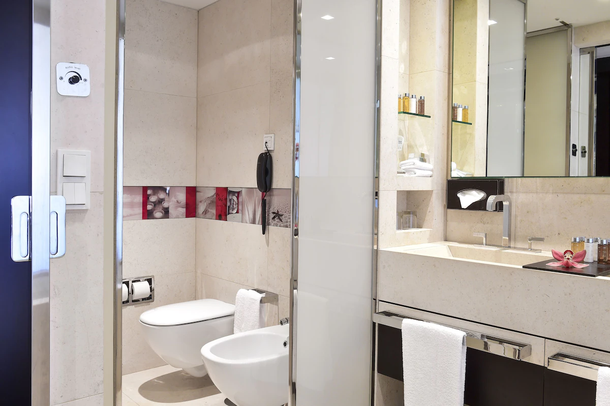 Porto Palácio bathroom